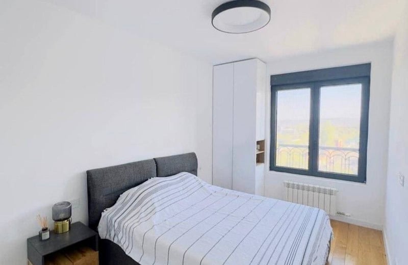 Vermietung einer stilvollen 2-Zimmer-Wohnung, 50 m², Stadtzentrum, Serbien